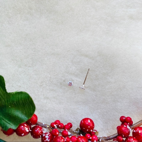 | .925 Silver Cz Dainty Studs 3mm| (one pair) - Picture 4 of 8